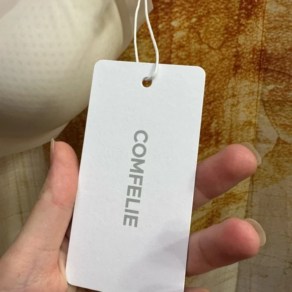 Comfelie Seamless Wireless Cream Bra - Picture 7 of 10